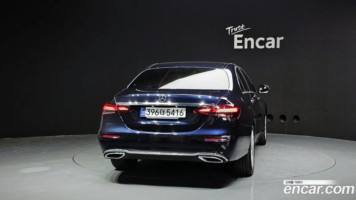 Mercedes-Benz E-Class — фото 4