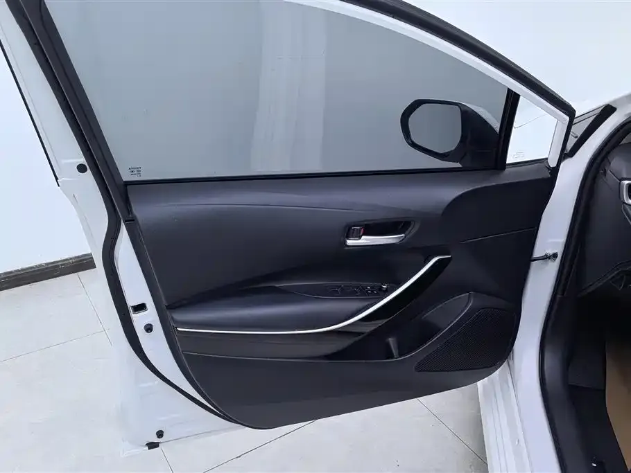 Toyota Corolla 2023 из CN, фото 7