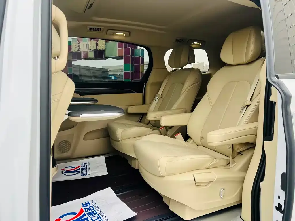 Buick GL8 2024 из CN, фото 10