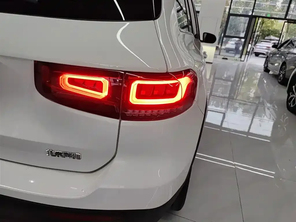 Mercedes-Benz GLB 2022 из CN, фото 8