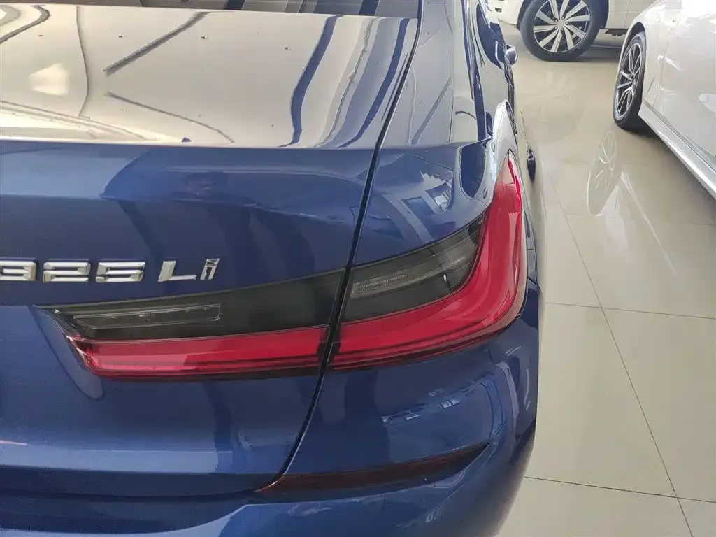 BMW 3 Series 2021 из CN, фото 8
