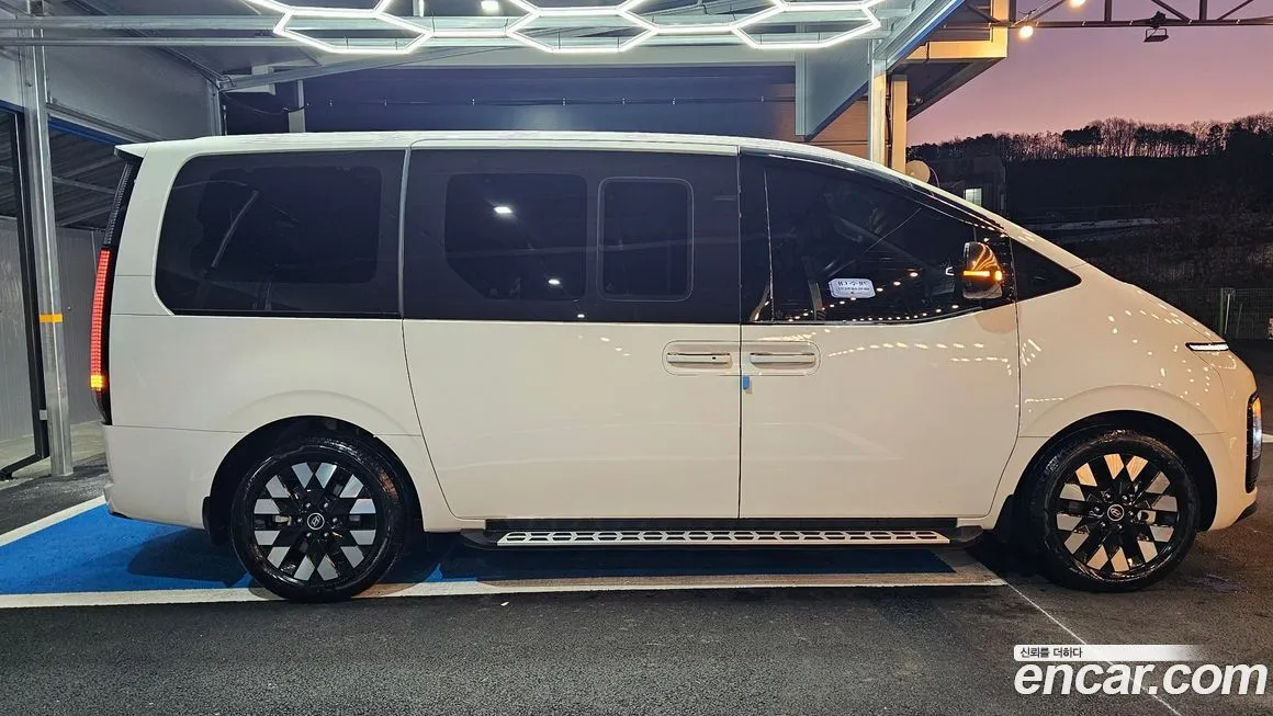 Hyundai Staria — фото 3