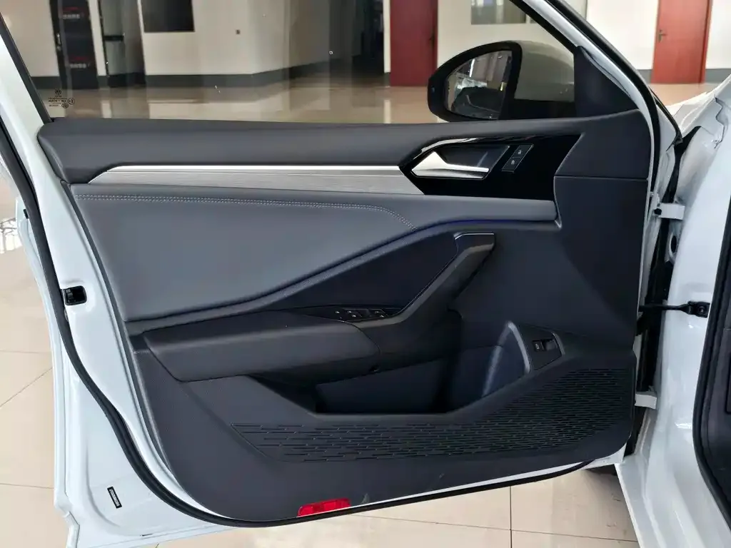 Volkswagen Sagitar 2021 из CN, фото 7
