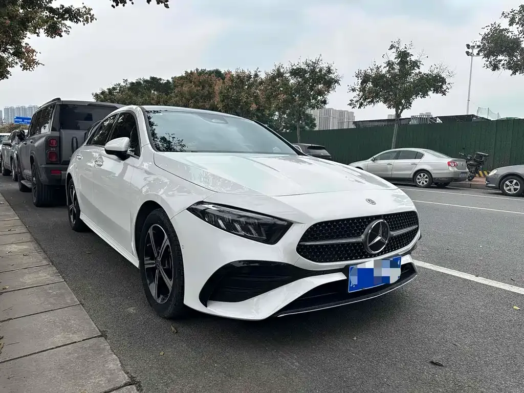 Mercedes-Benz A-Class 2024 из CN, фото 1