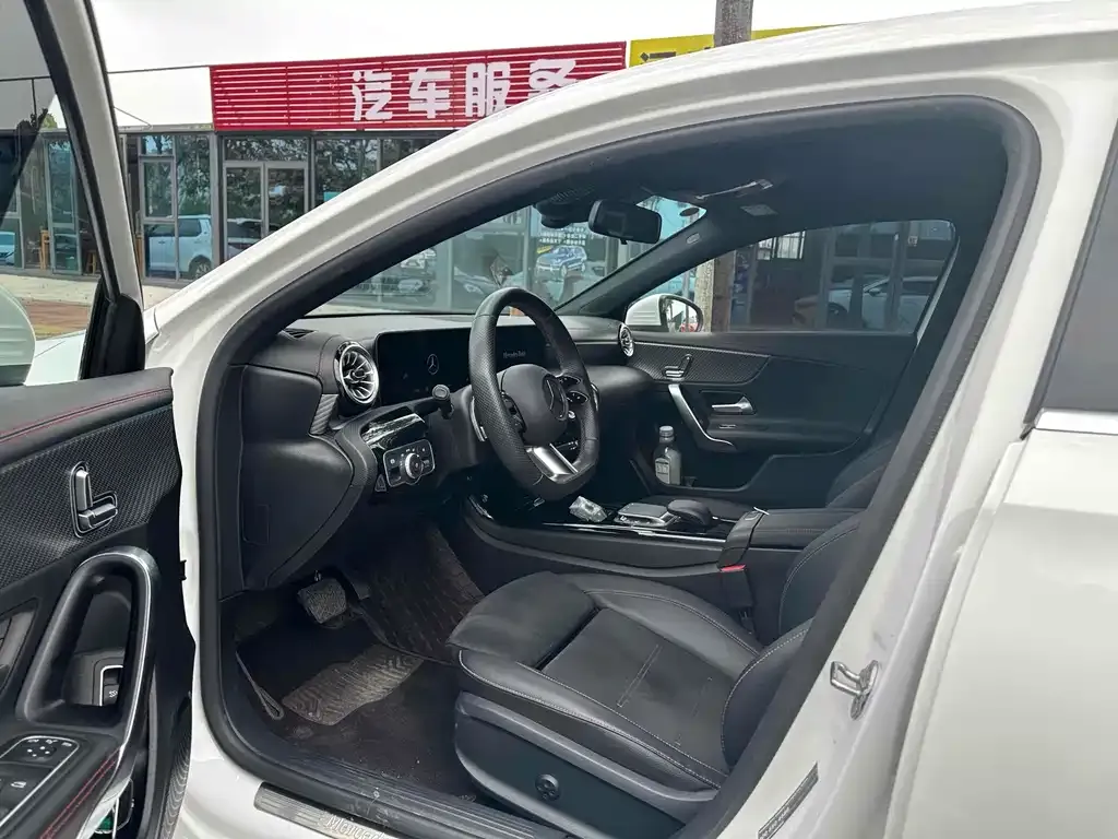Mercedes-Benz A-Class 2024 из CN, фото 2