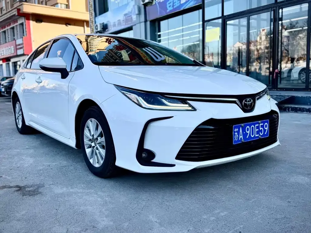 Toyota Corolla — фото 8