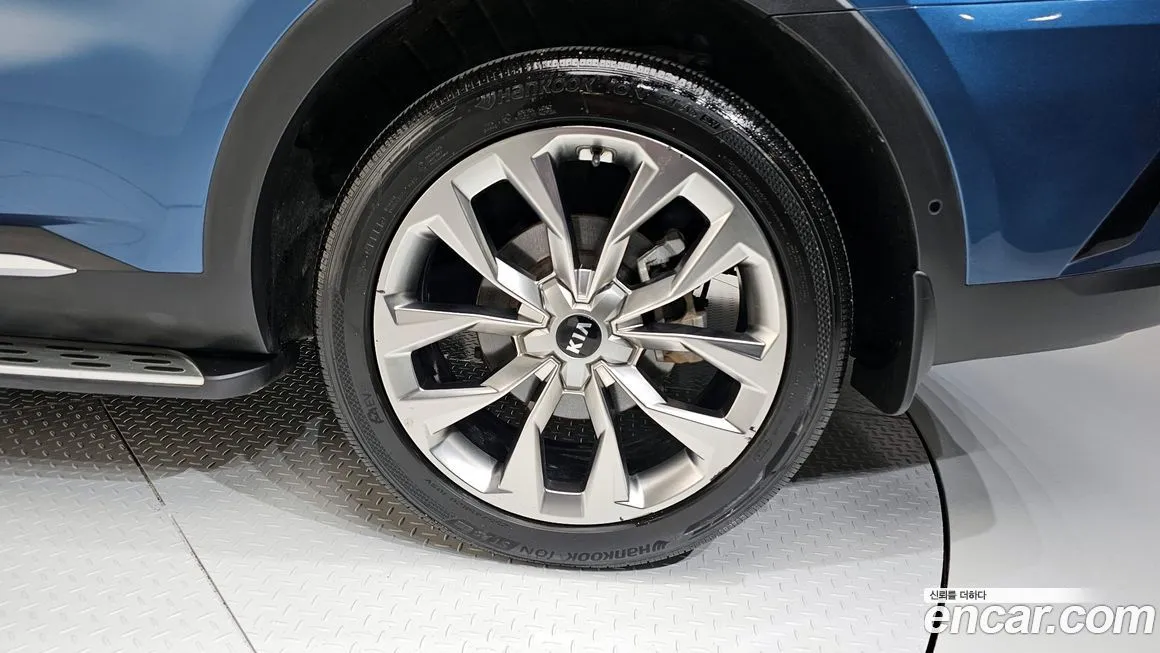 Kia Sorento — фото 5