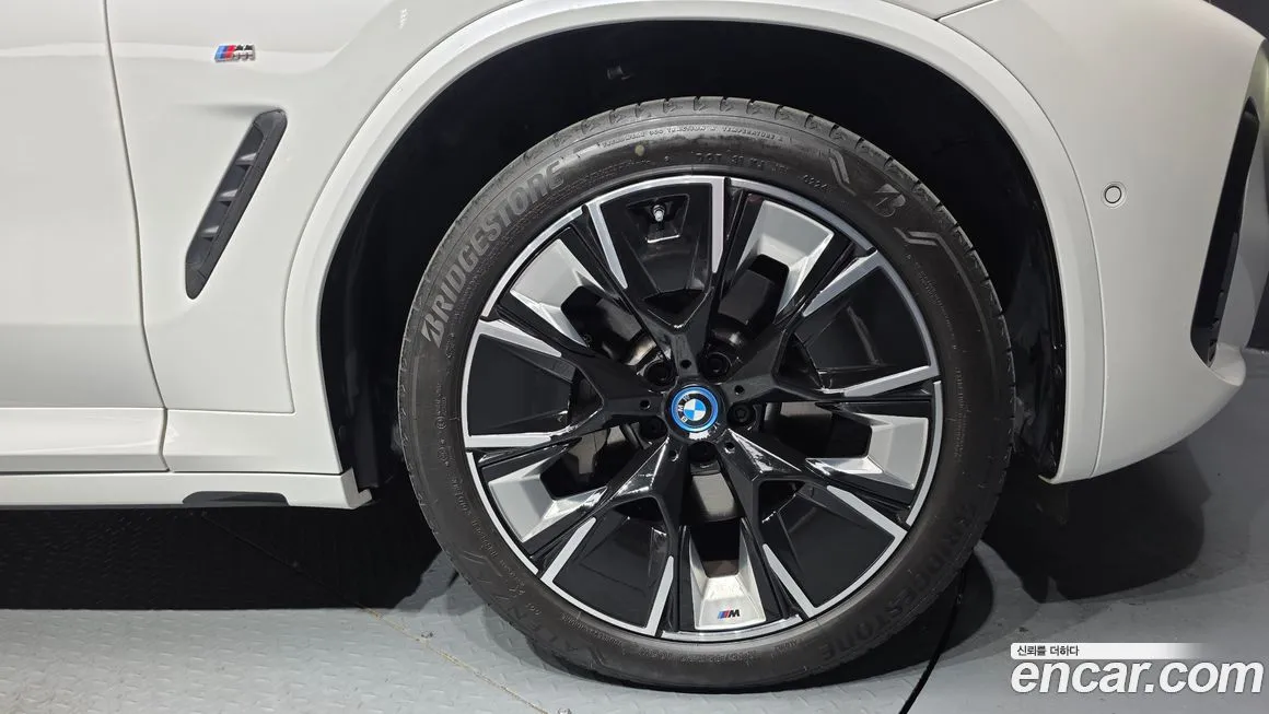 BMW iX3 2024 из KR, фото 5