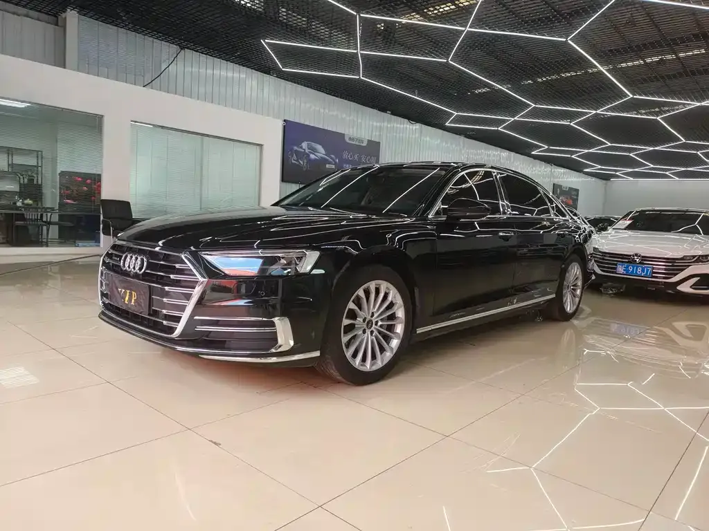 Audi A8 2023 из CN, фото 1
