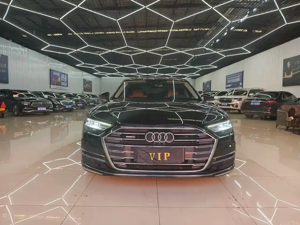 Audi A8 2023 из CN, фото 2