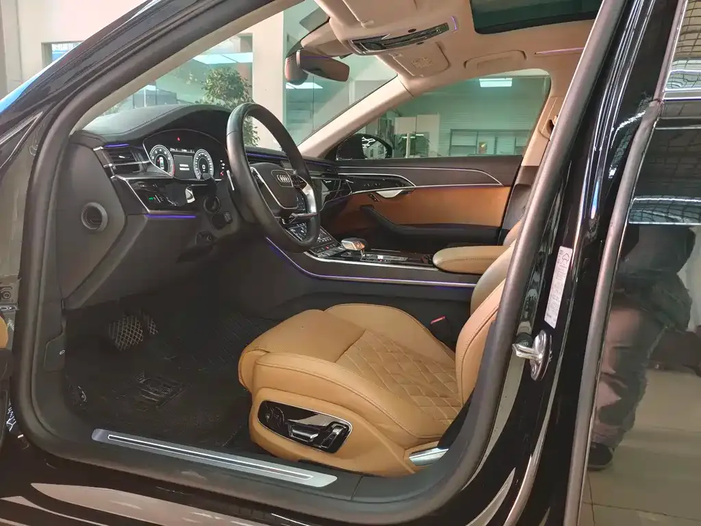 Audi A8 2023 из CN, фото 4