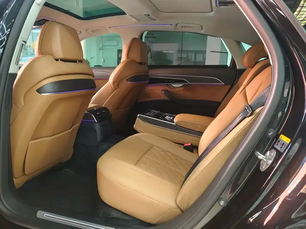 Audi A8 2023 из CN, фото 6