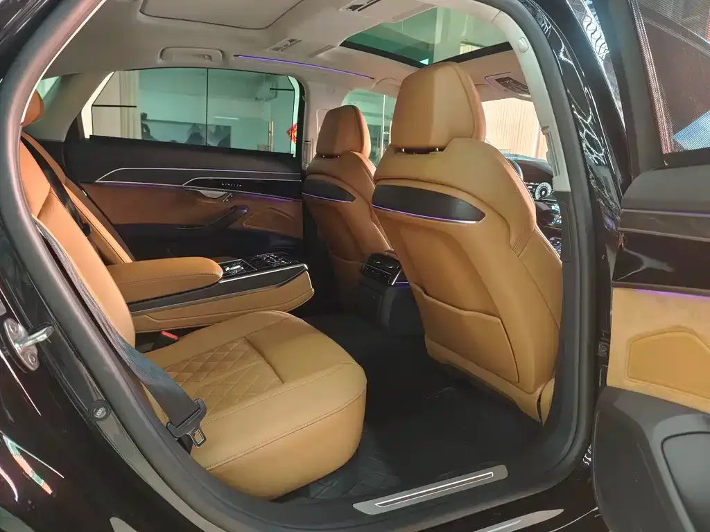 Audi A8 2023 из CN, фото 7