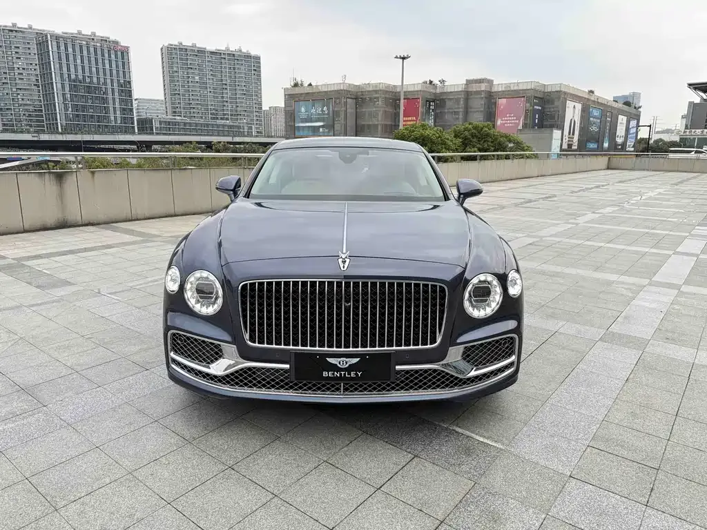 Bentley Flying Spur PHEV 2022 из CN, фото 2