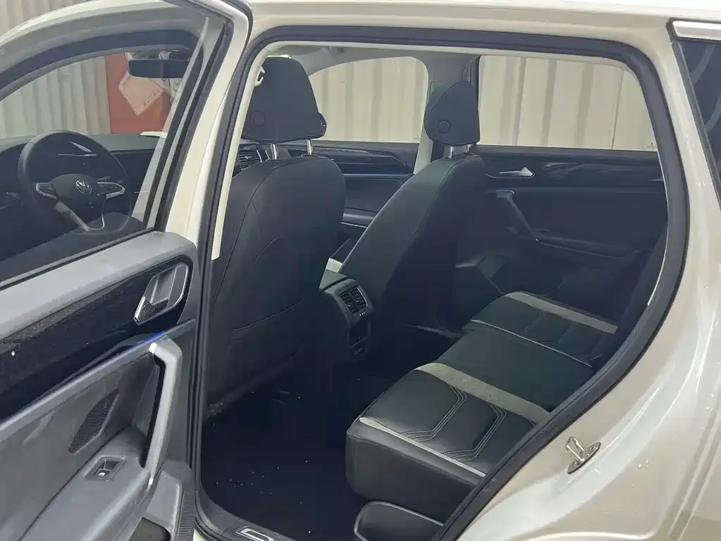 Volkswagen GTE PHEV 2022 из CN, фото 5