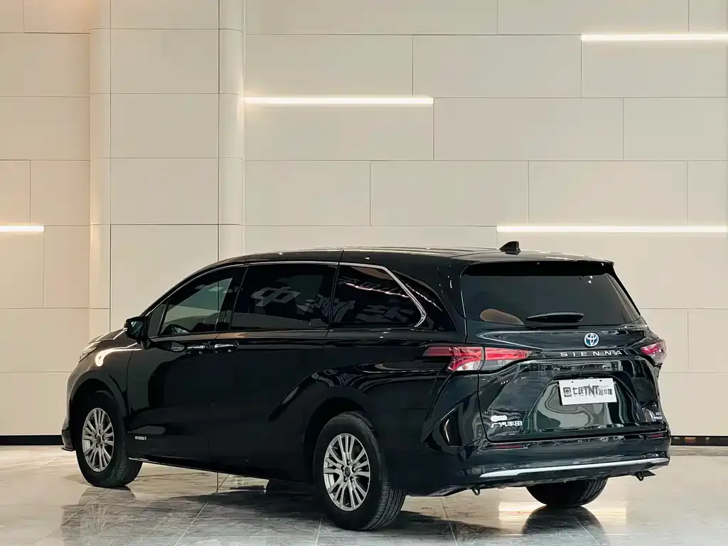 Toyota Sienna 2023 из CN, фото 4
