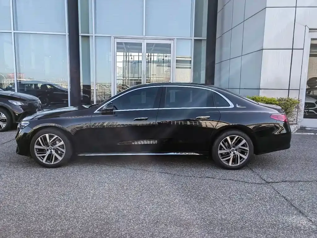 Mercedes-Benz E-Class 2024 из CN, фото 2