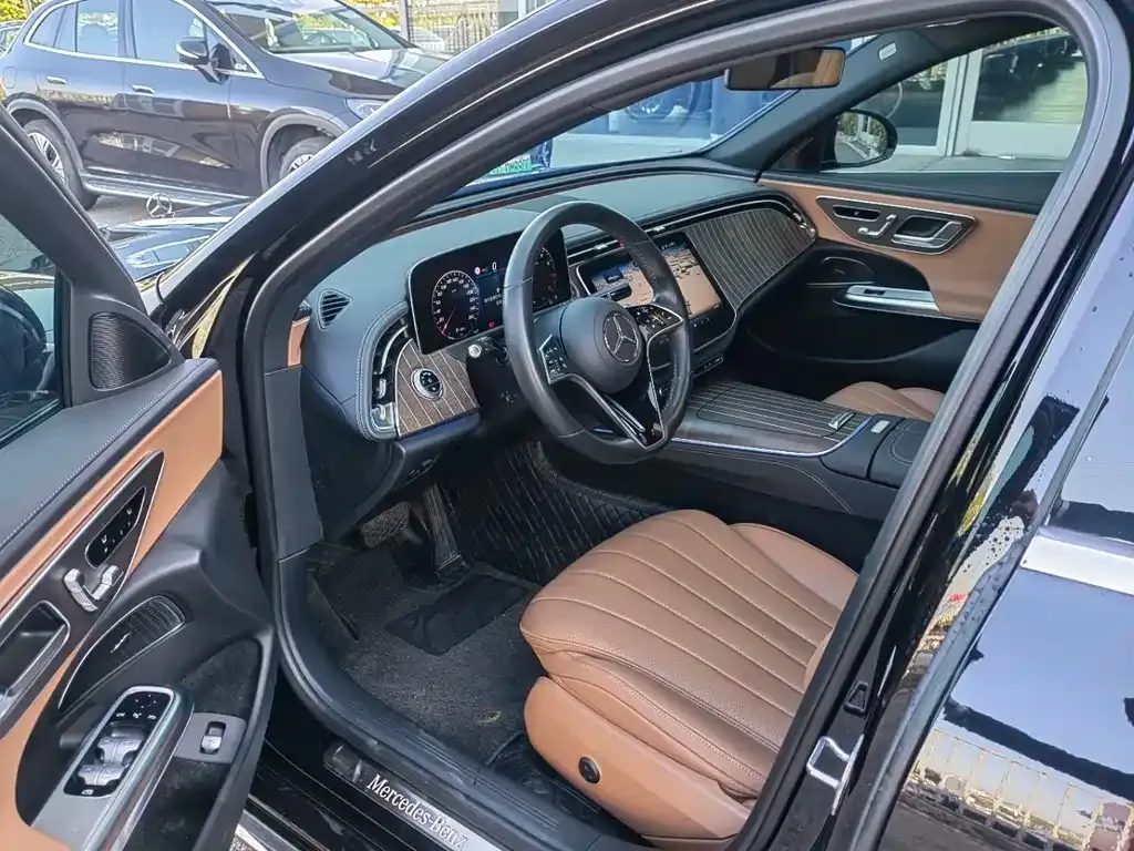 Mercedes-Benz E-Class 2024 из CN, фото 4