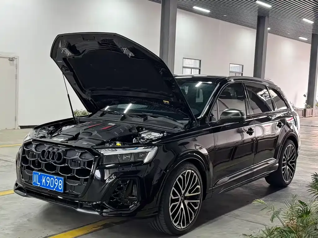 Audi SQ7 2025 из CN, фото 3