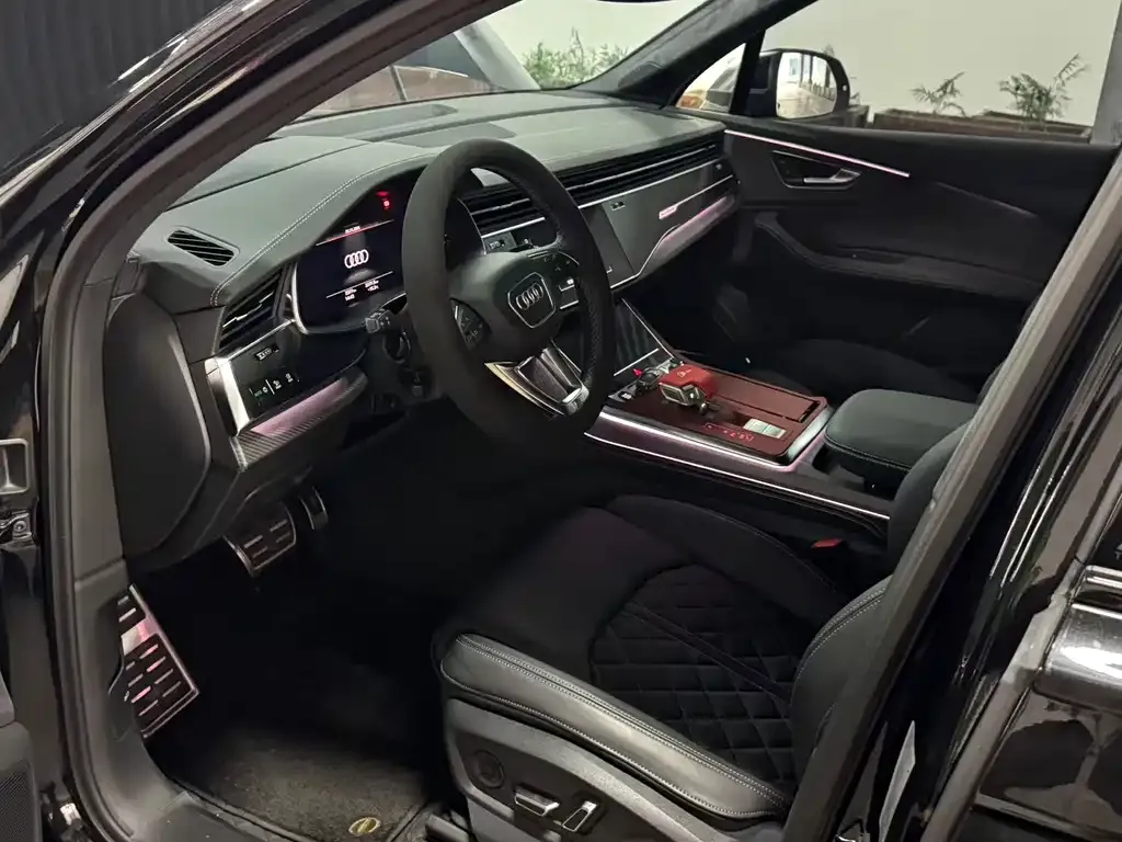 Audi SQ7 2025 из CN, фото 6