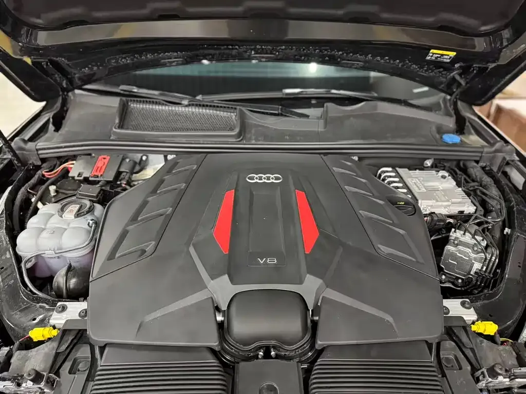 Audi SQ7 2025 из CN, фото 9