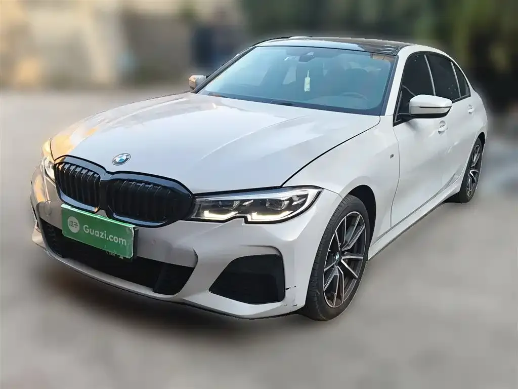 BMW 3 Series 2022 из CN, фото 1