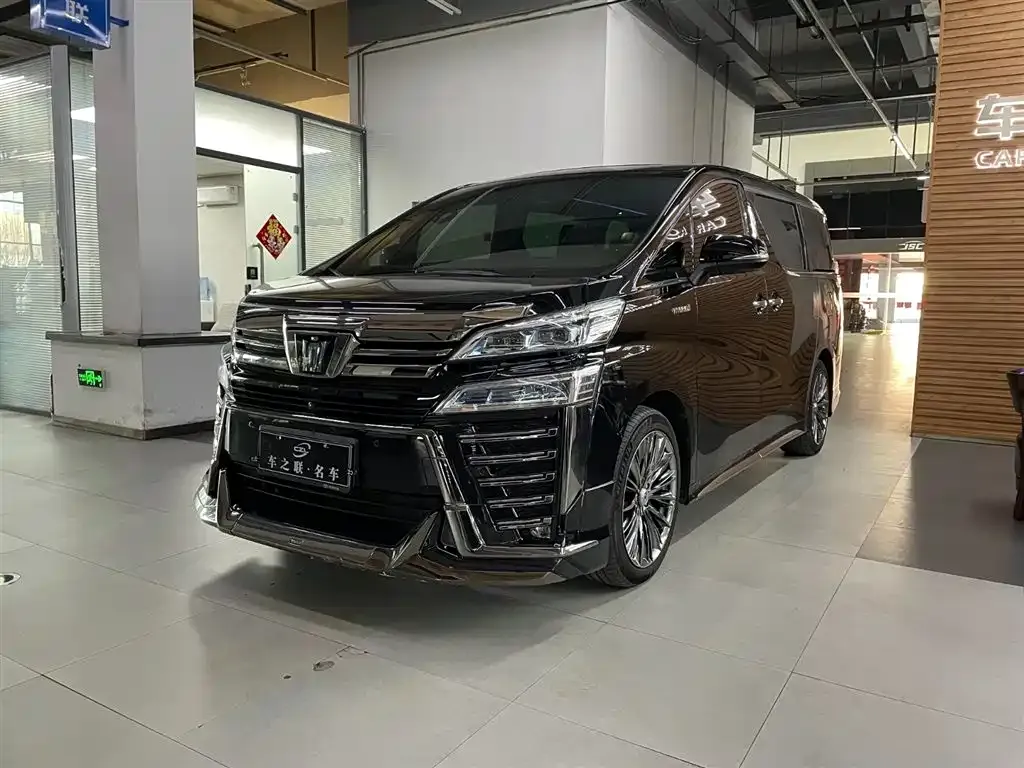 Toyota Vellfire — фото 3