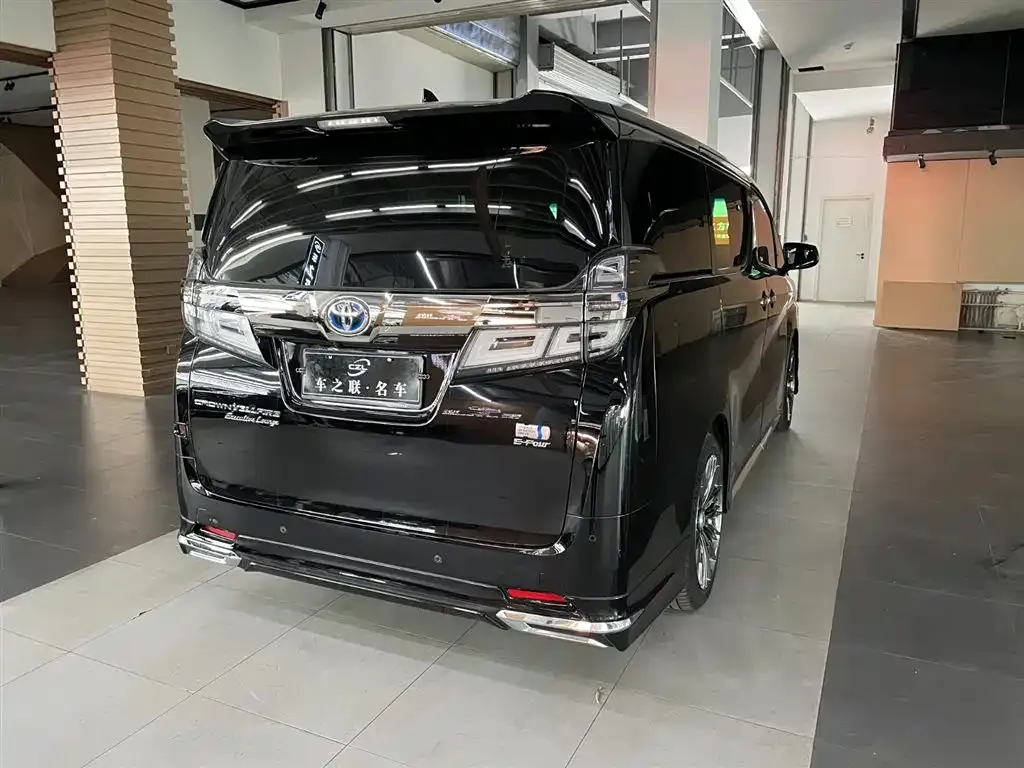 Toyota Vellfire — фото 6