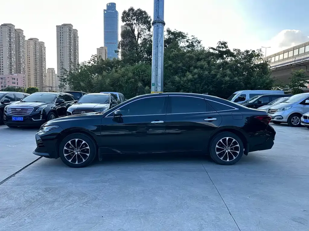 Toyota Avalon 2023 из CN, фото 2