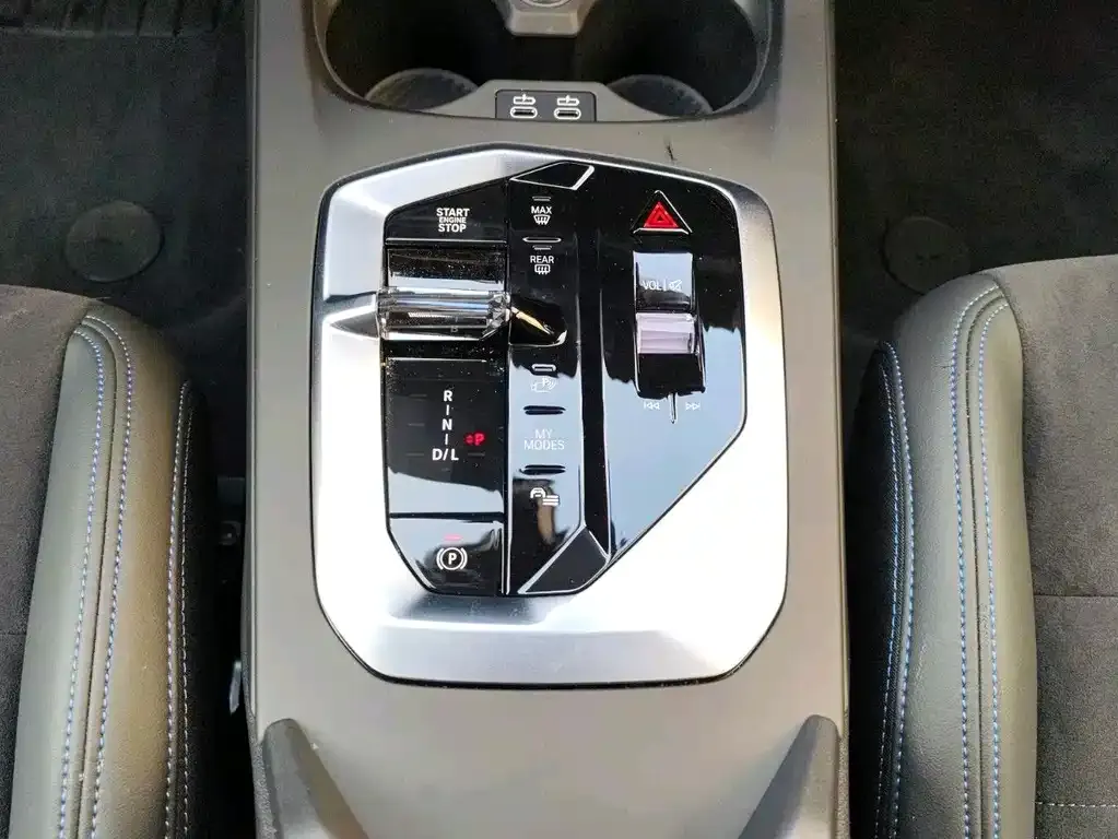 BMW 2 Series 2025 из CN, фото 9
