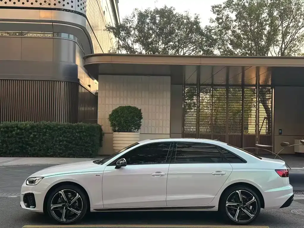 Audi A4L 2025 из CN, фото 4