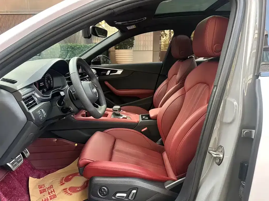 Audi A4L 2025 из CN, фото 5