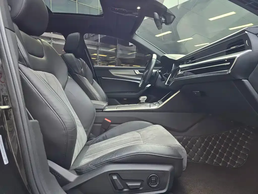 Audi A6L 2022 из CN, фото 10