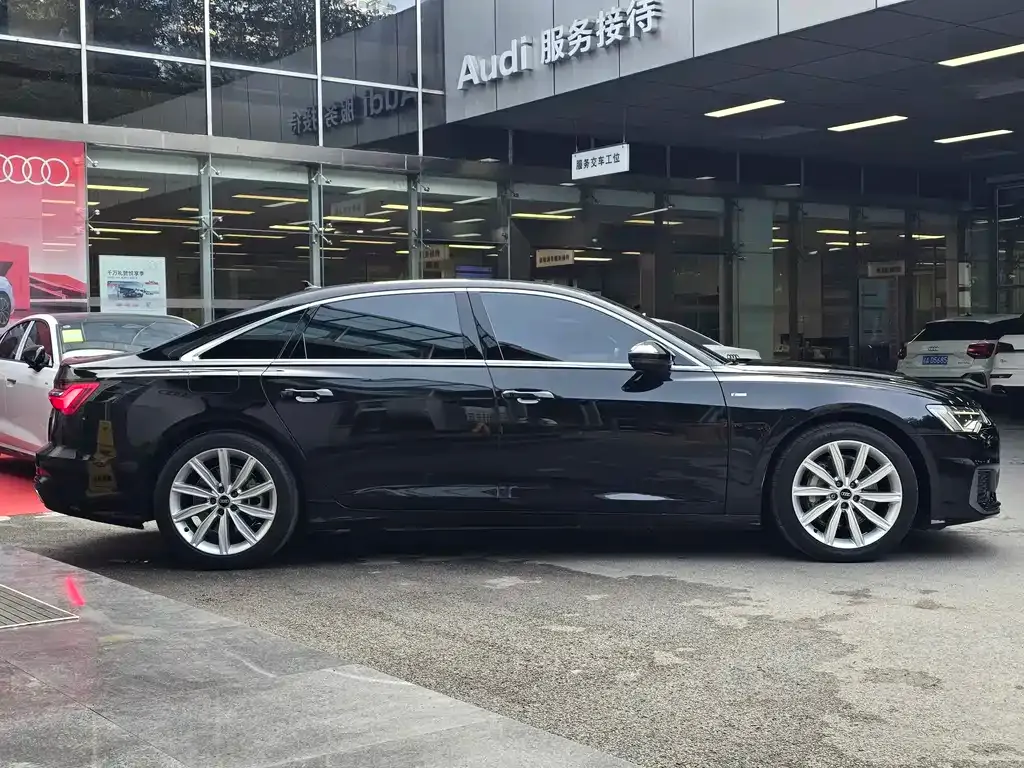 Audi A6L 2022 из CN, фото 5
