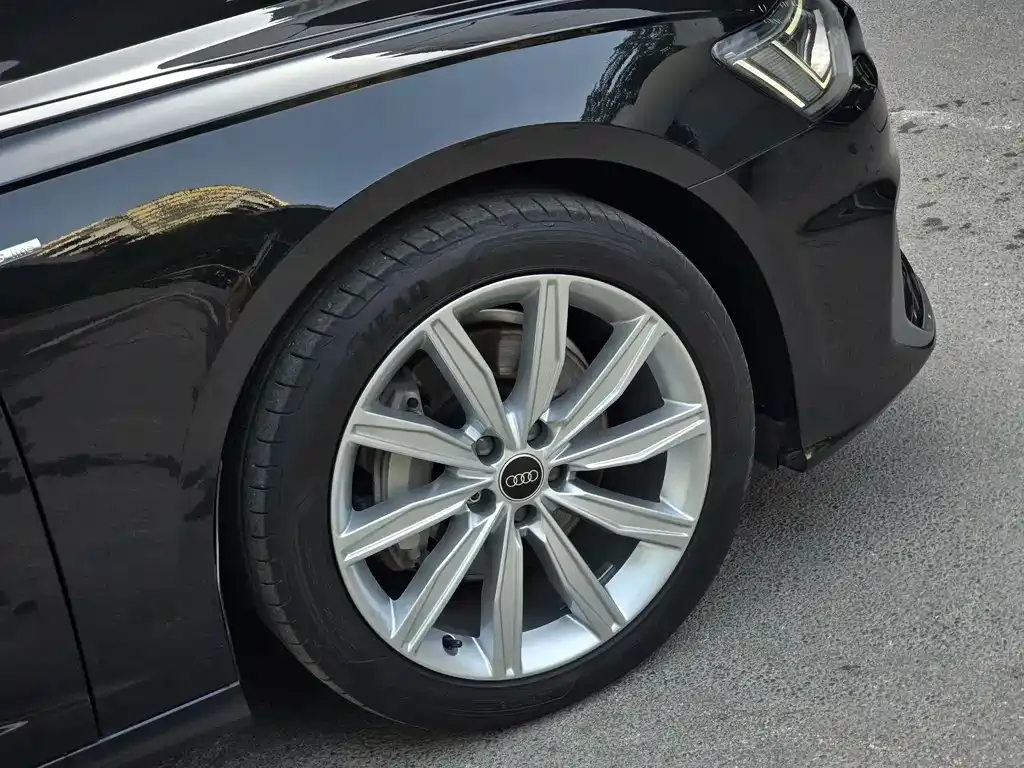 Audi A6L 2022 из CN, фото 6