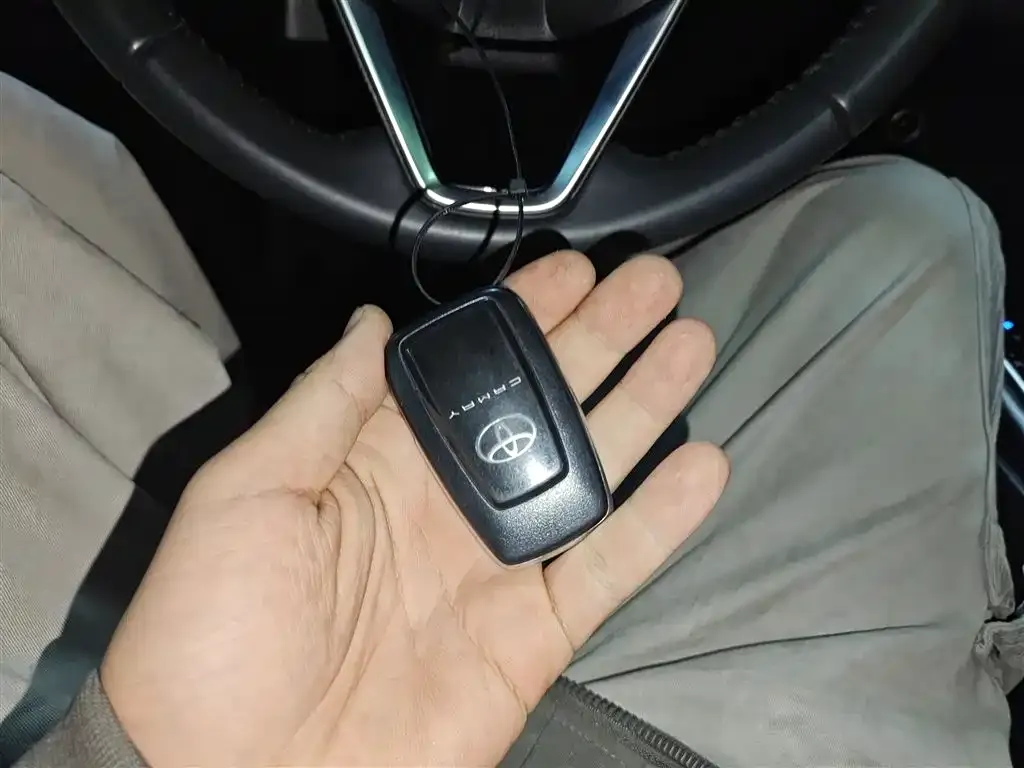 Toyota Camry 2023 из CN, фото 9