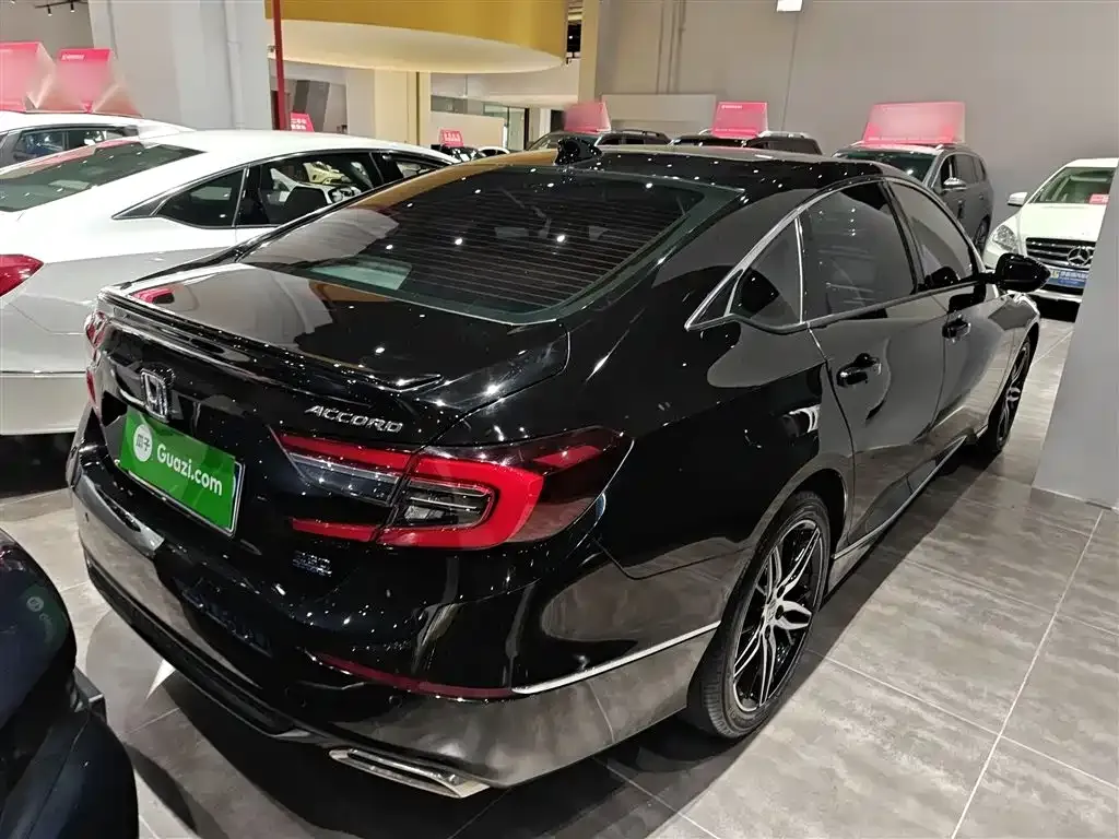 Honda Accord — фото 7