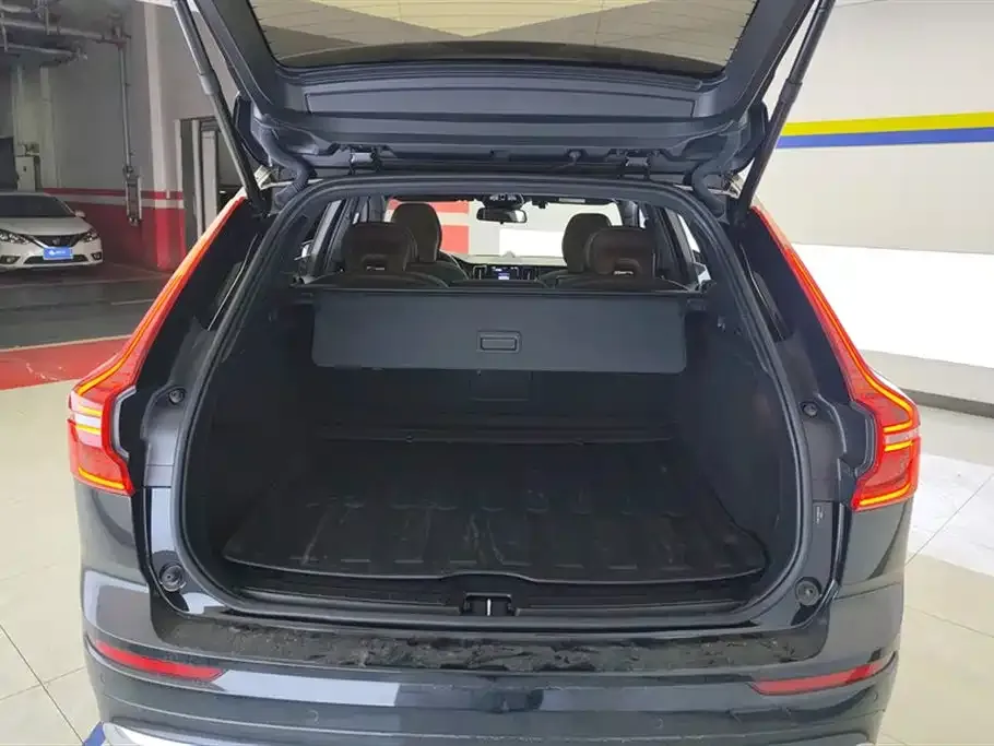 Volvo XC60 2023 из CN, фото 4