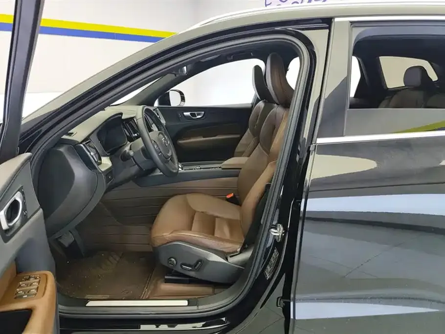 Volvo XC60 2023 из CN, фото 9