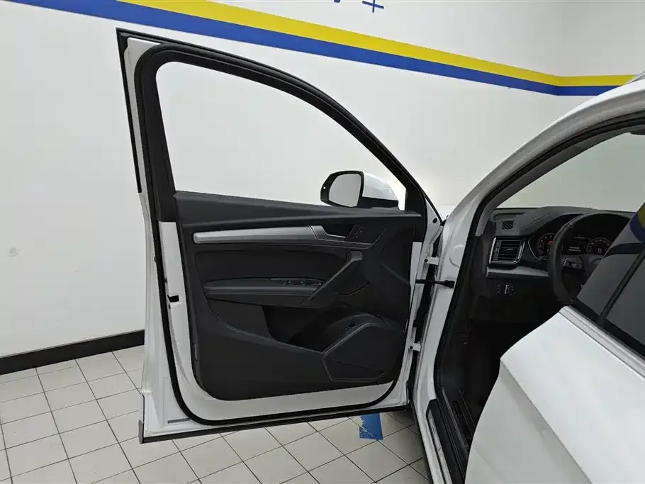 Audi Q5L 2021 из CN, фото 7