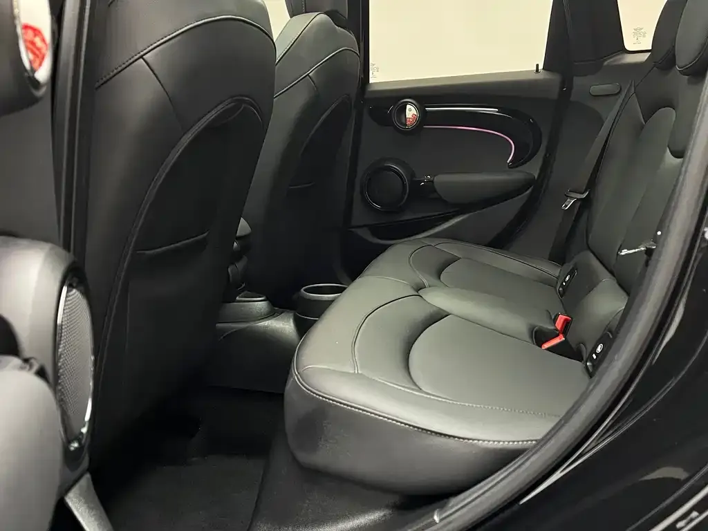 MINI Cooper (3-door) 2023 из CN, фото 9