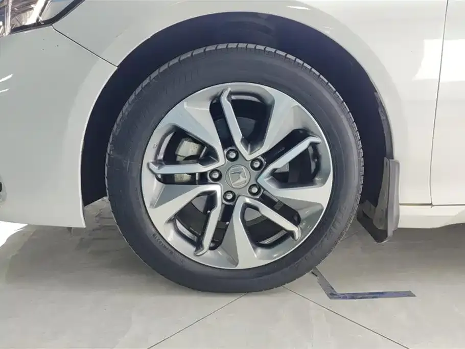 Honda Inspire — фото 6