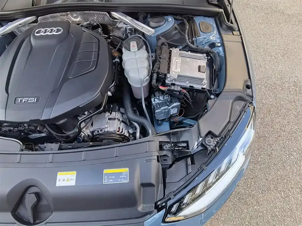 Audi A4L 2022 из CN, фото 8