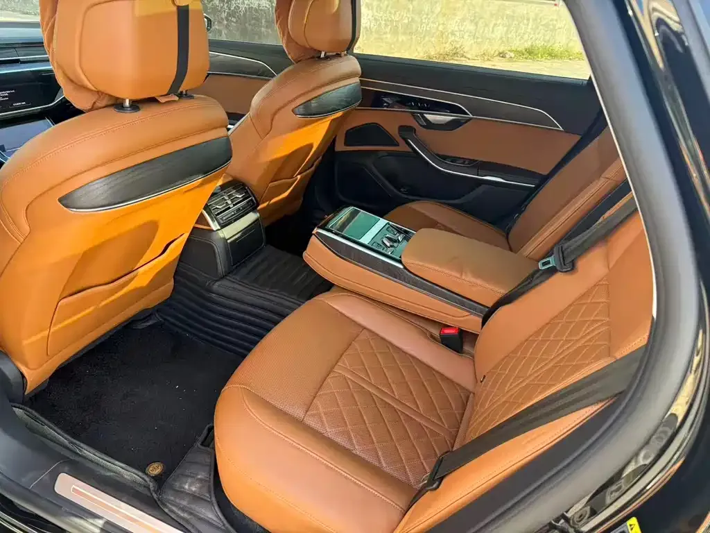 Audi A8 2024 из CN, фото 5