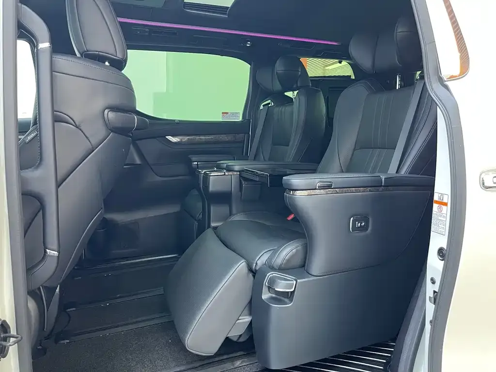 Toyota Alphard 2021 из CN, фото 10