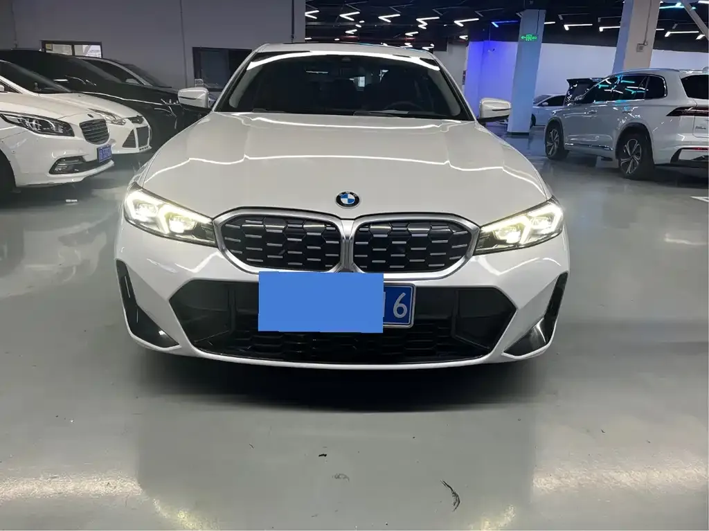BMW 3 Series 2023 из CN, фото 2