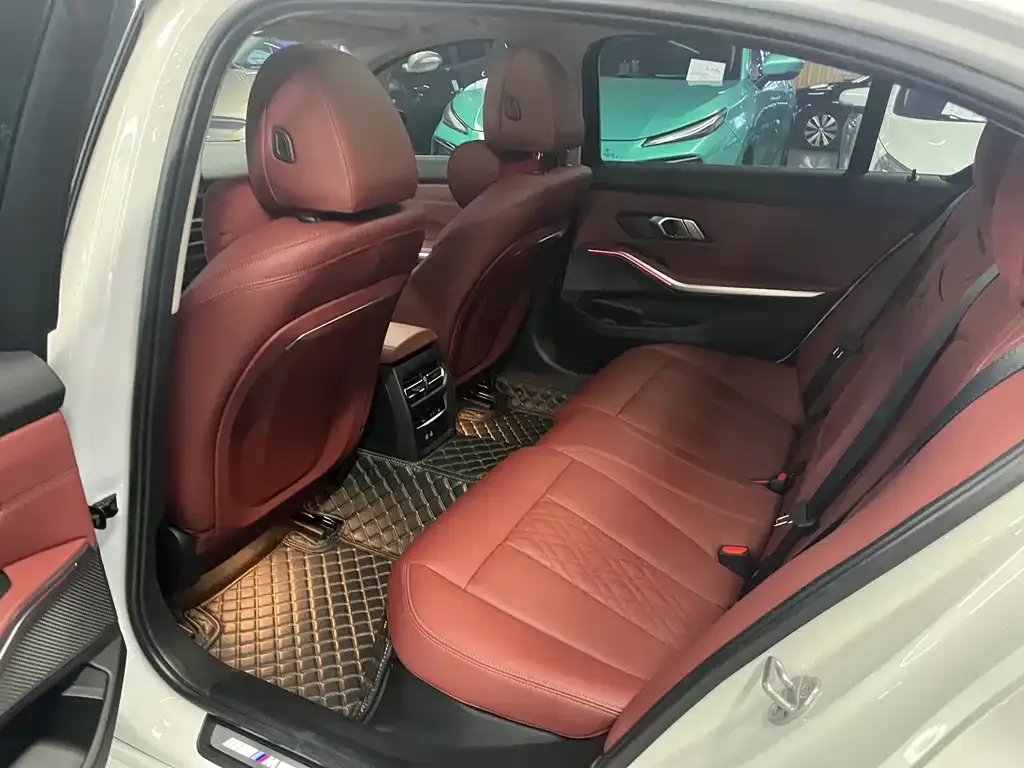 BMW 3 Series 2023 из CN, фото 9