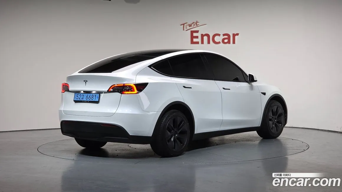Tesla Model Y 2024 из KR, фото 2