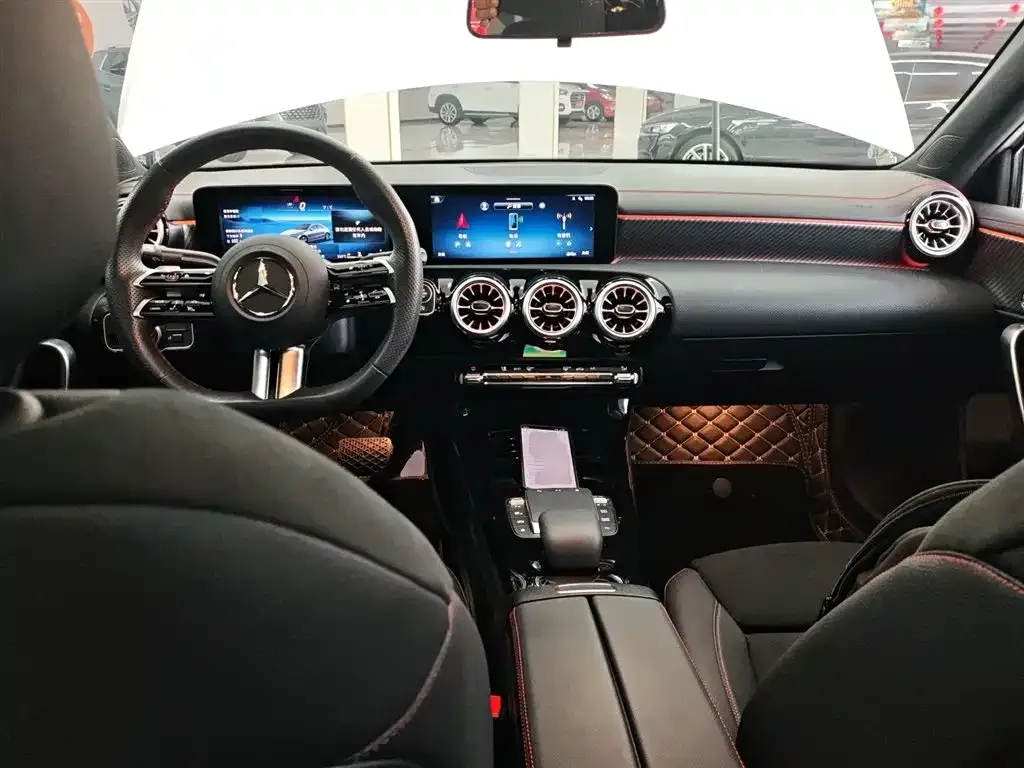 Mercedes-Benz A-Class — фото 10