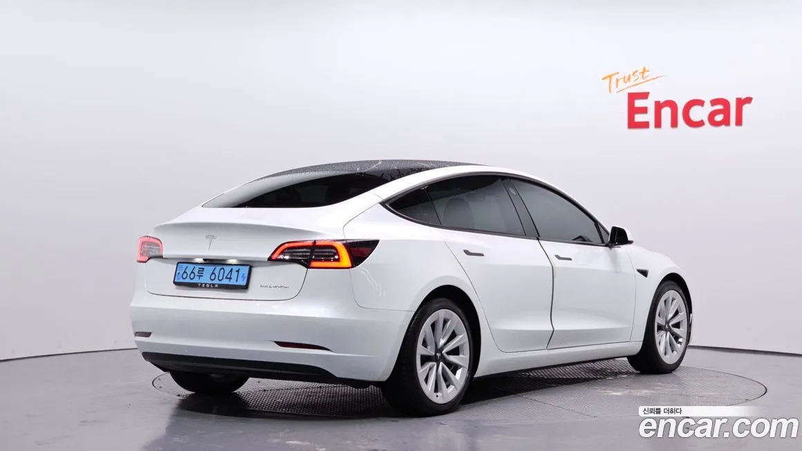 Tesla Model 3 2022 из KR, фото 2